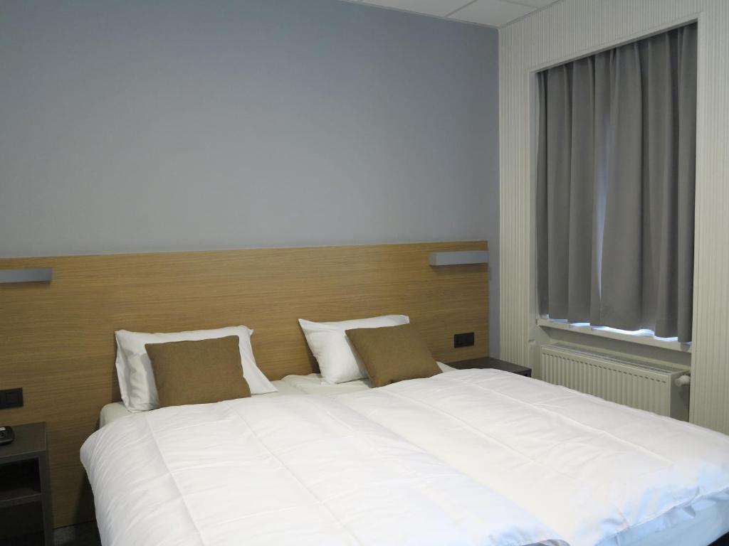 Antwerp Harbour Hotel Room photo